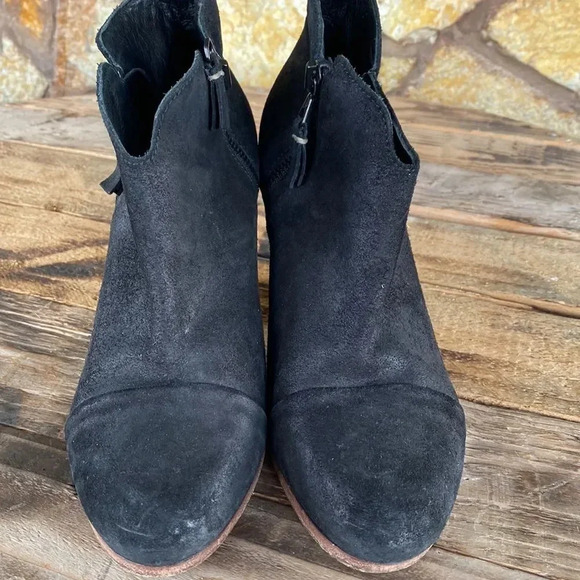 Women’s Rag and bone ankle booties size 36.5 chexk them out very nice thanks 🙏 - Picture 2 of 7
